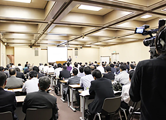 神奈川県トラック協会の講演では、２００人ものキャンセル待ちが発生した